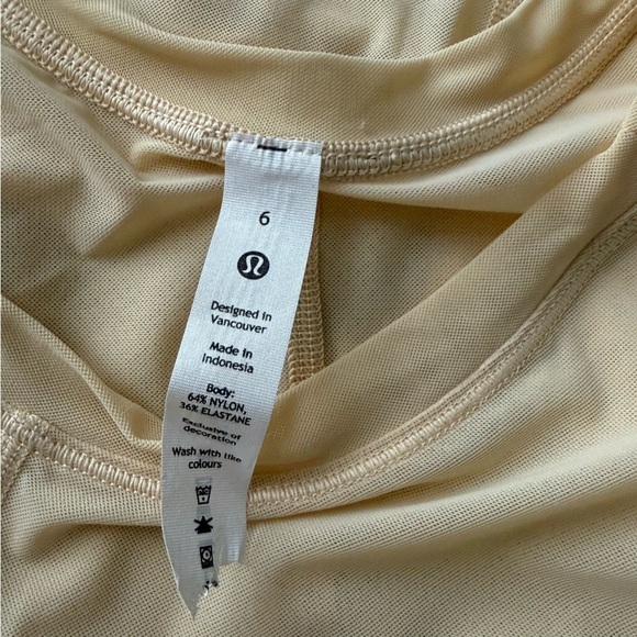 Lululemon Lightweight Mesh Reversible Yoga T-Shirt Prosecco size 6 - Picture 6 of 7